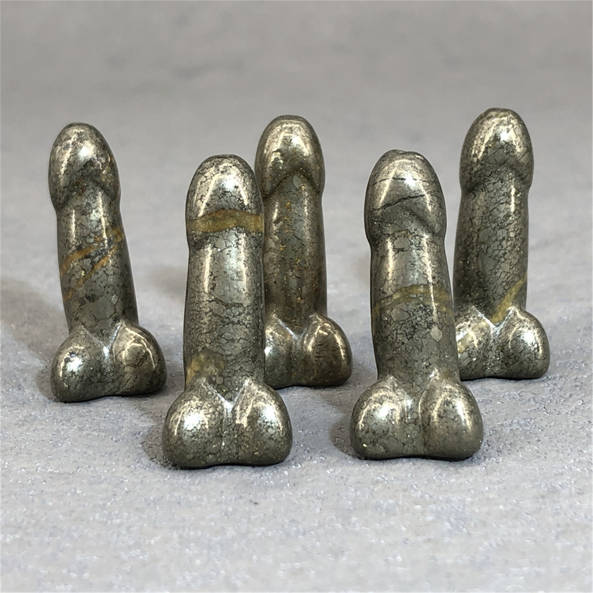 批发天然水晶雕刻男士阳具小挂件 黄铜矿丁丁 阴茎钥匙扣小礼物