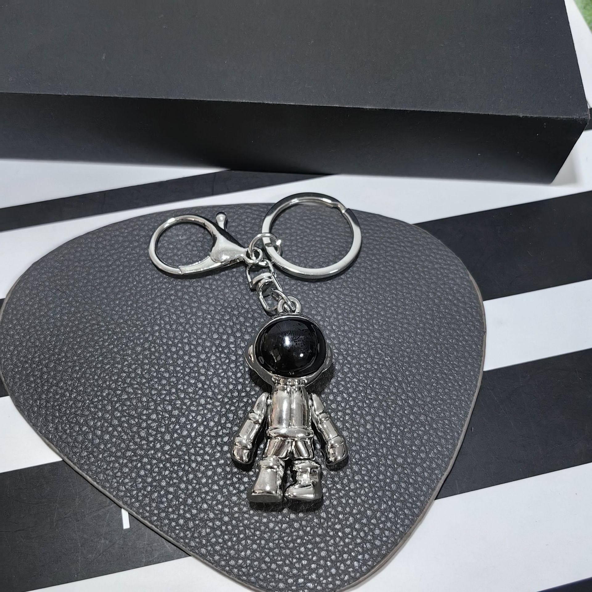 Cross-Border Astronaut Key Ring Accessories Space Robot Stereo plus Size Key Chain Metal Keychains Pendant