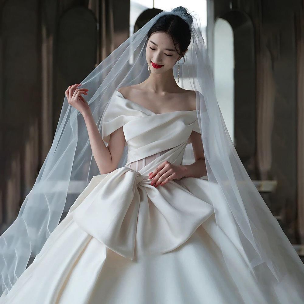 一字肩法式缎面婚纱2022新款新娘主纱质感重工奢华大拖尾批发