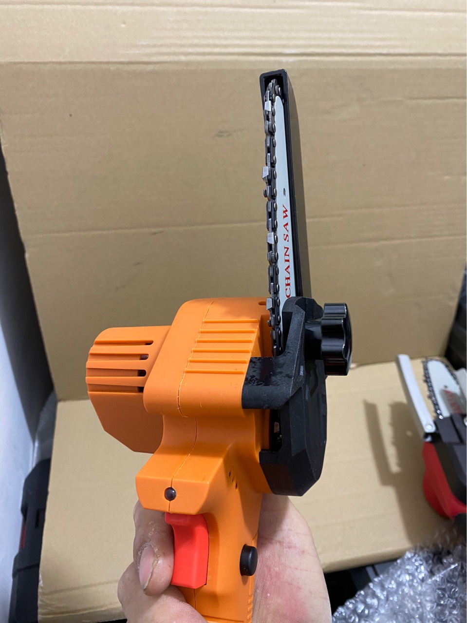 迷你4寸电链锯充电式电锯伐木砍树家用小型手持手提锂电锯电动锯