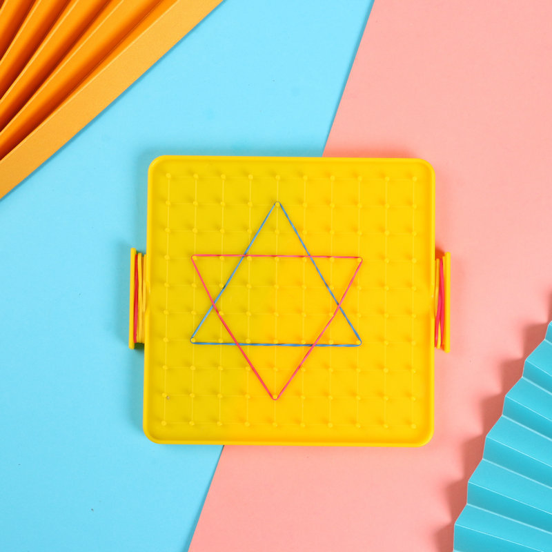 幼儿园学生用钉板 塑料钉子板 教学用双面几何图形板玩具教学仪器