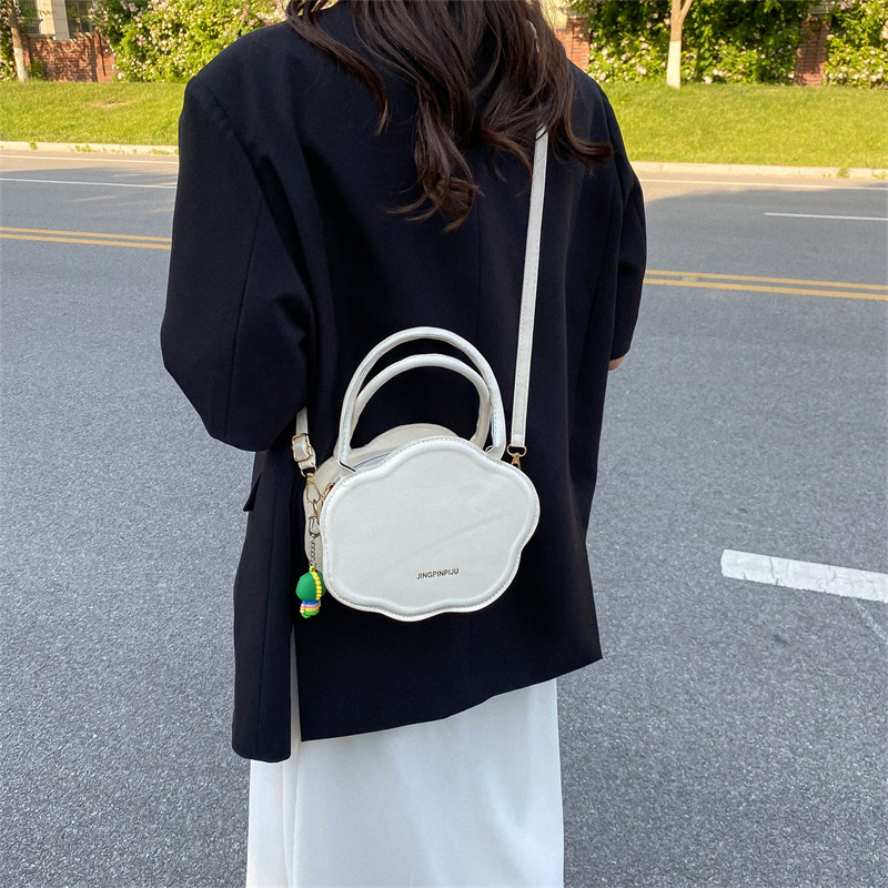 Small Bag Women's Bag 2022 Summer New Western Style Cloud Small round Handbag Fashion Shoulder Messenger Biscuit Bag for Women