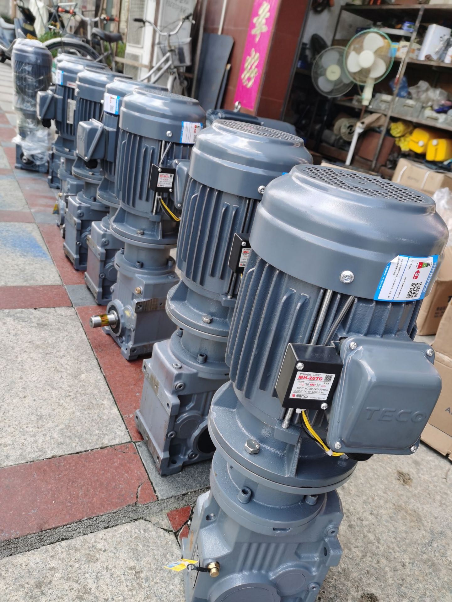 【总经销】teco东元电机0.75kw立式aevf tvgh80m制动刹车电机马达