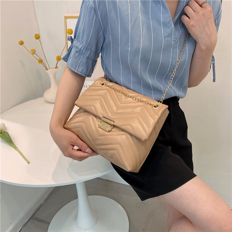 2021 New Fashion Korean Style Pu Elegant Rhombus Chain Bag Lock Simple Shoulder Messenger Bag Fashion Women's Bag