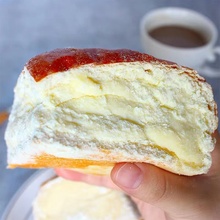 奶酪味面包网红奶油软面包联名款零食乳酪包夹心爆浆面包学生宿舍