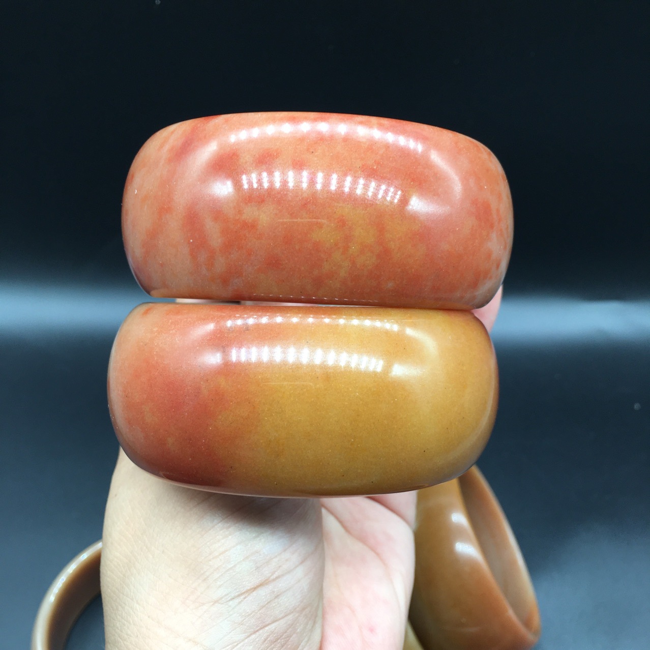 新疆戈壁料天然佘太红籽料加宽轮胎佘太红玉手镯女款饰品