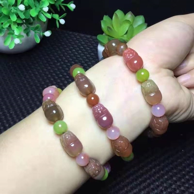 盐源玛瑙貔貅单圈手链貔貅手串雕刻精美光滑细腻水润光泽好