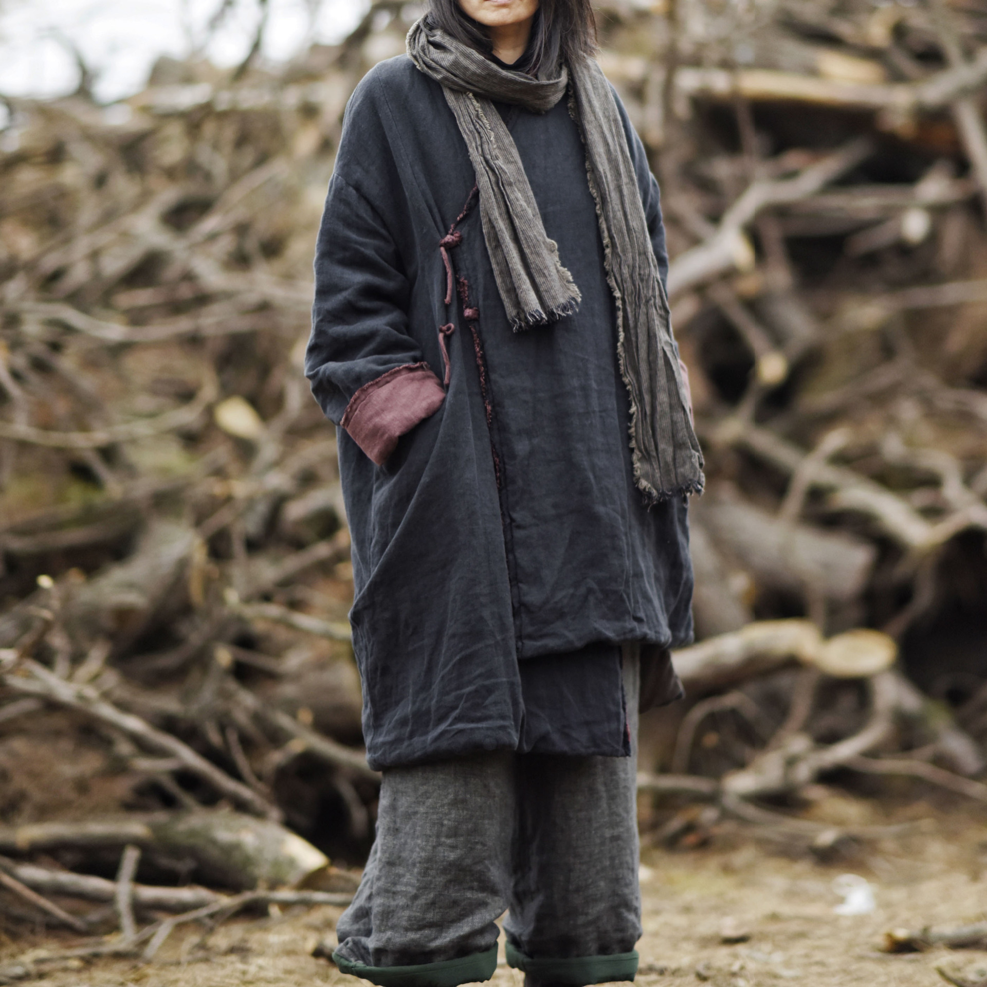 21/11 深密 秋冬文艺复古亚麻撞色拼接不规则夹棉开衫中长棉袍