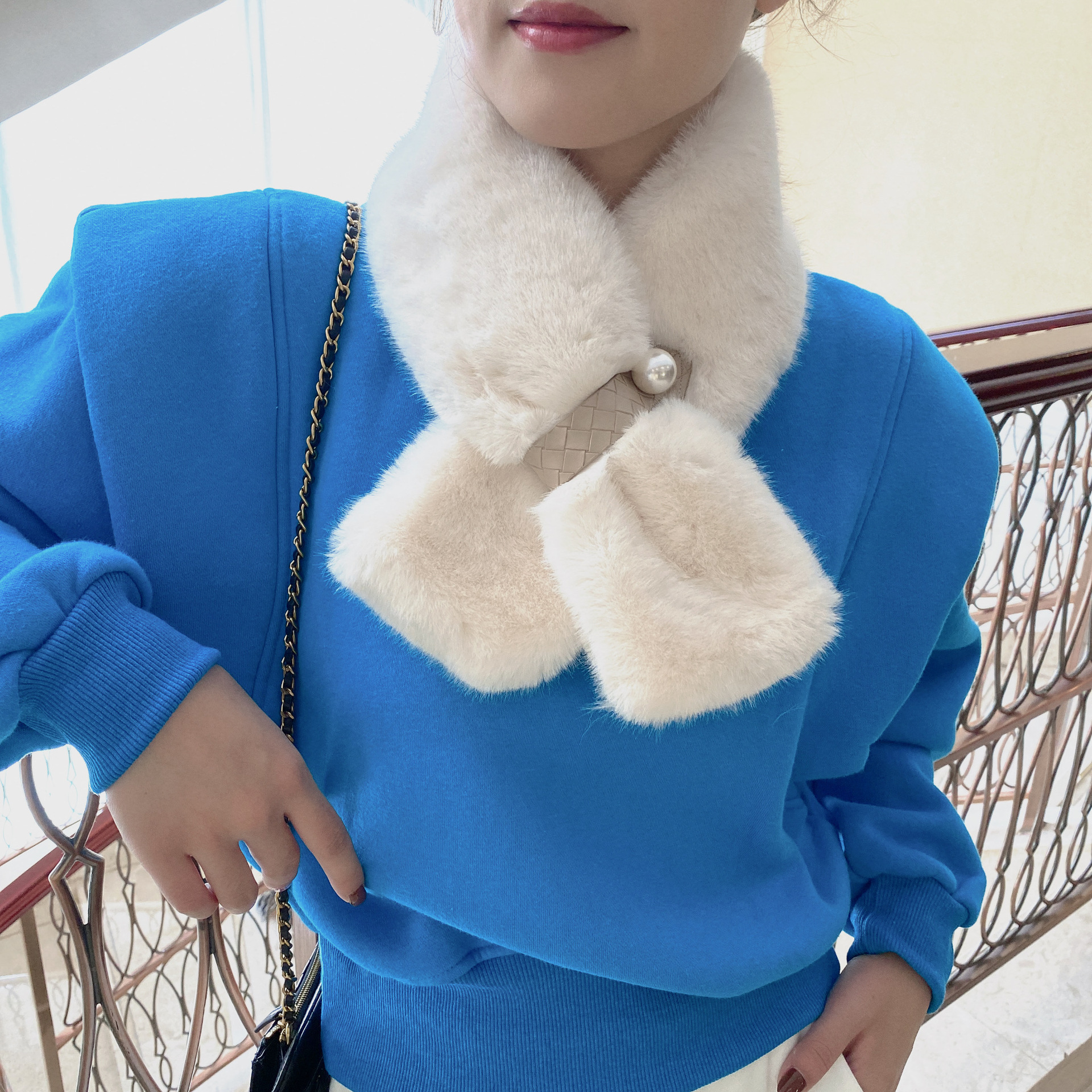 New Korean Elegance Pearl round Buckle Furry Scarf Women's Autumn and Winter All-Matching Warm Pullover Scarf Scarf Scarf