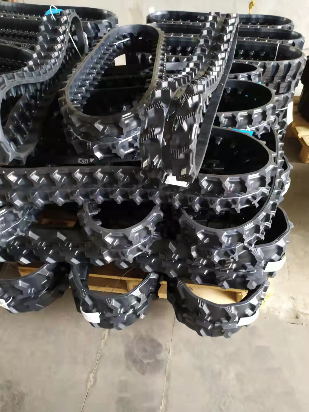 厂家直供农用橡胶履带 收割机履带 运输车橡胶履带230*72*46