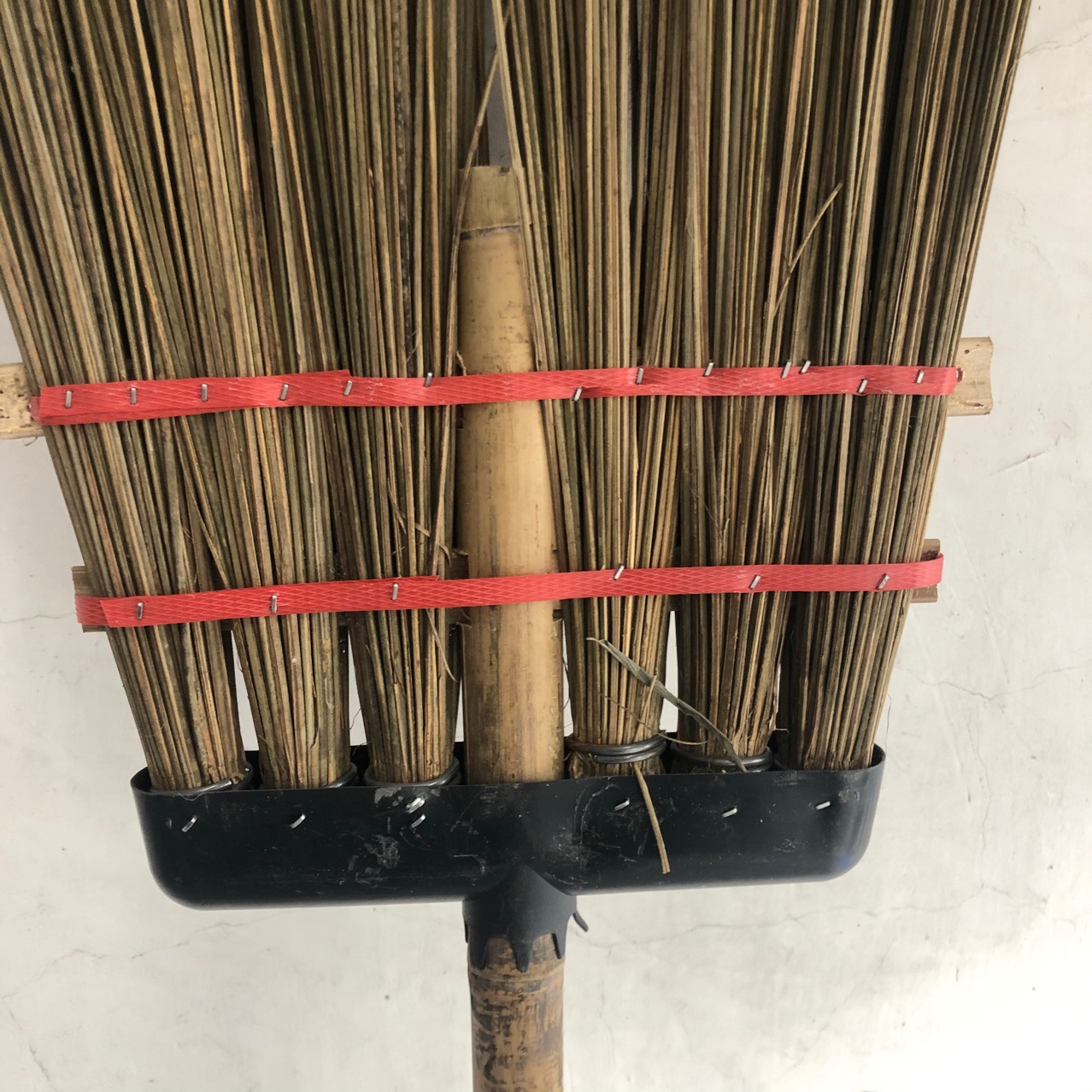 仕花商贸蔡扫把棕色内贸魔术一件代发魔术家用高粱扫把