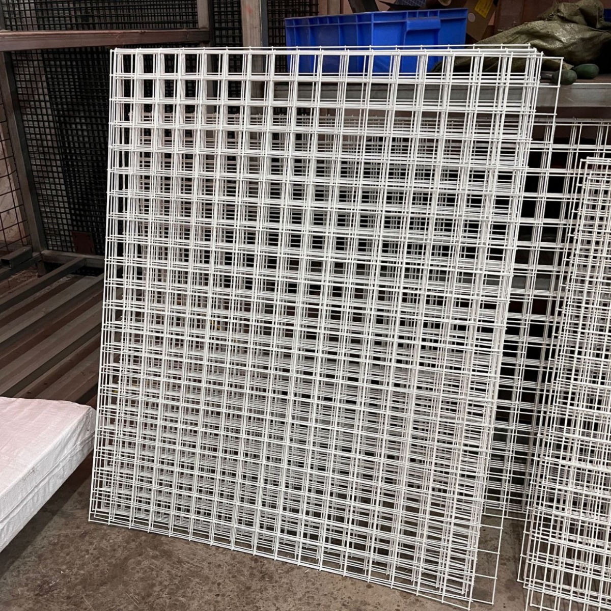 超市货架挂网万用网饰品浸塑铁丝装饰网格子网碰焊网网格网片收纳