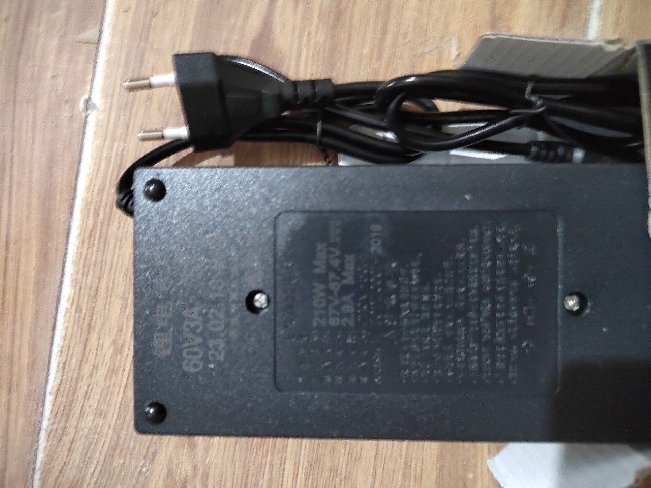 60v3a视频头锂电充电器-阿里巴巴