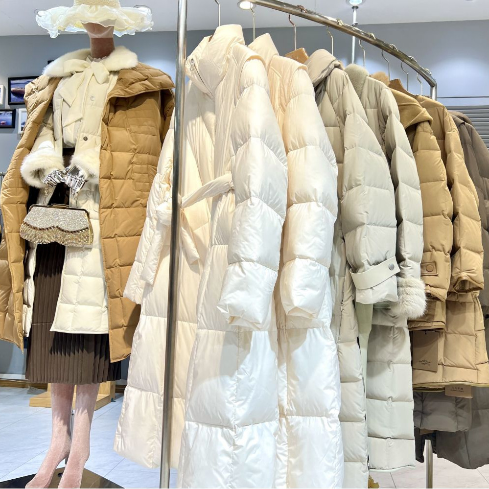 杭州四季青高端女装羽绒服批发中长款鹅绒服外套女新款专柜直播间