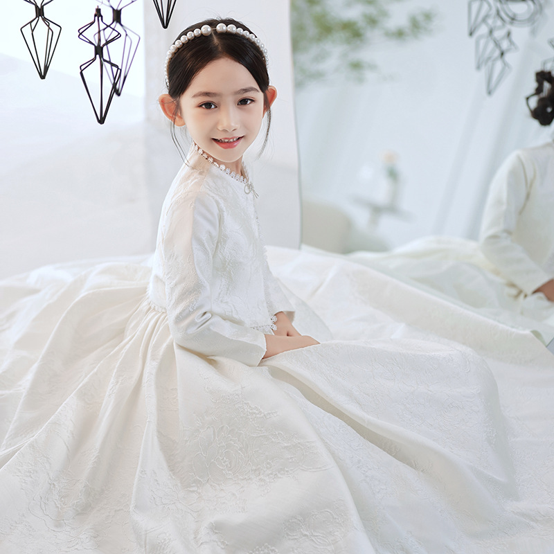 冬季长袖结婚礼服图片