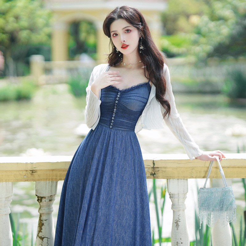 芭蕾牛仔蓝显白吊带裙两件套女2023夏季新款中世纪复古软纱连衣裙