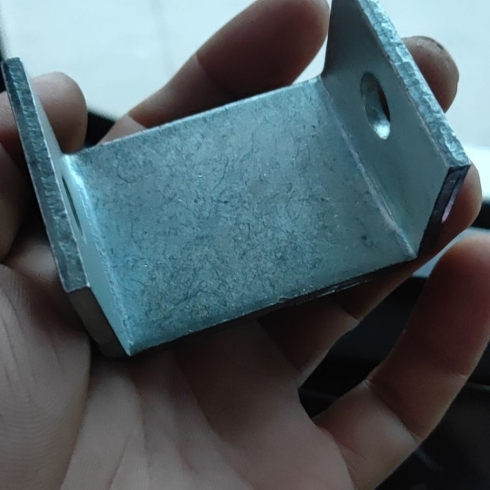 金属槽钢吊耳段块调节器通丝吊杆切断冲孔镀锌板通风管道安装型