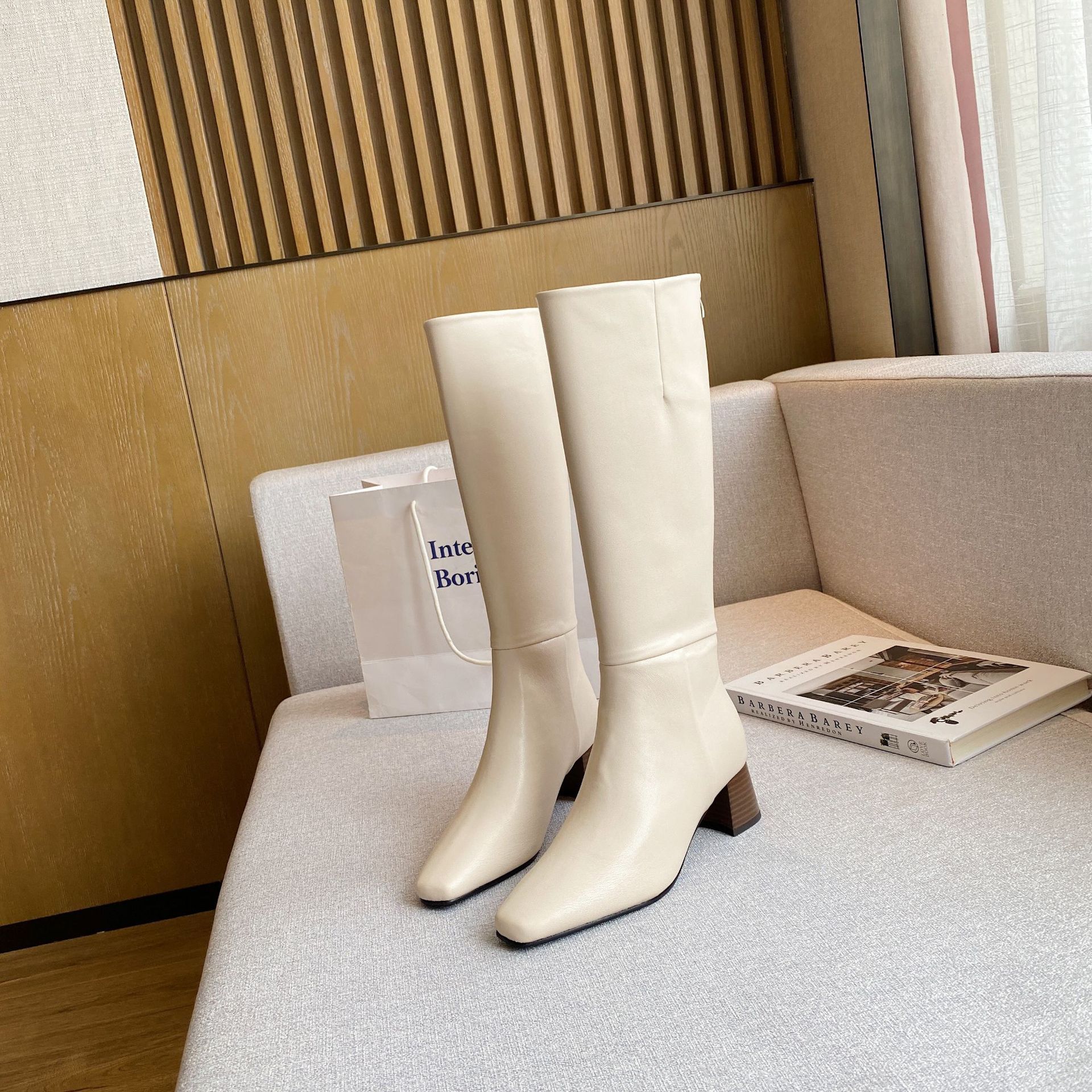 高筒靴子2022年新款秋冬泫雅中筒高跟鞋长筒靴尖头细跟白色长靴女