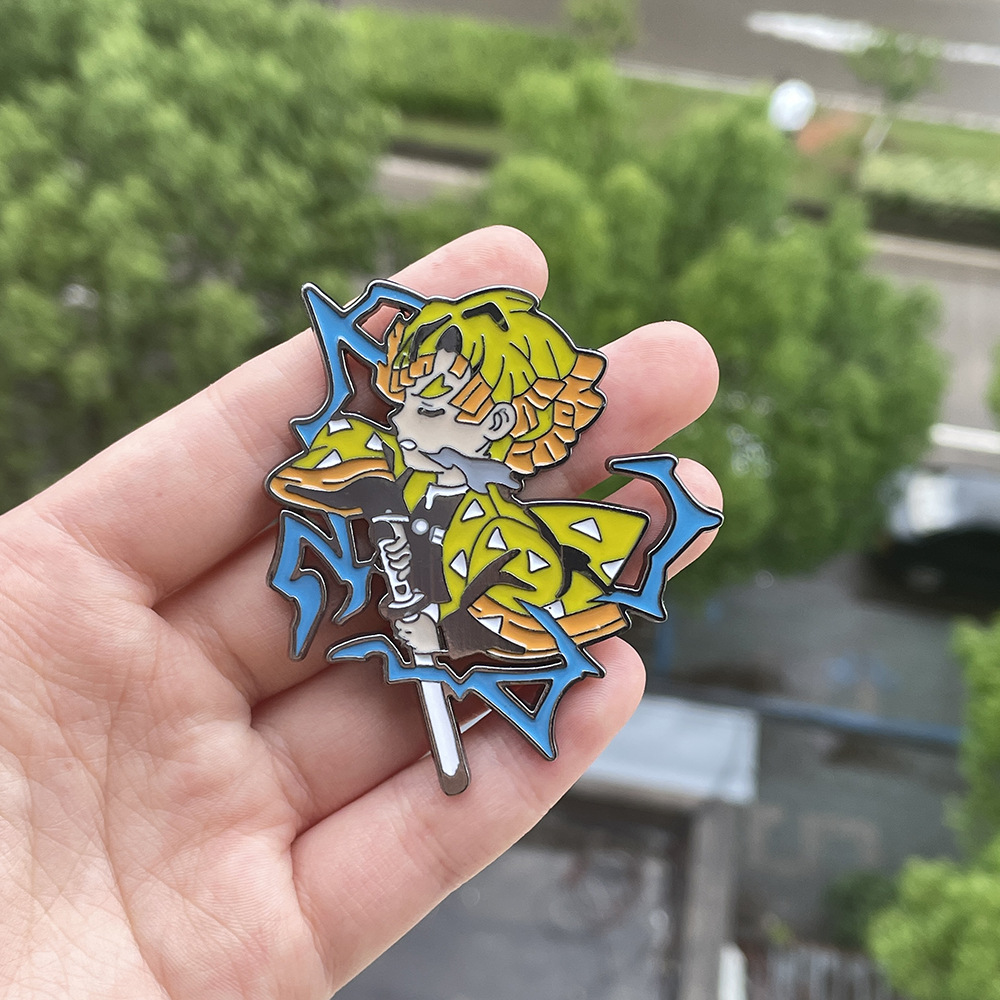 鬼灭之刃徽章demon slayer日系二次元周边金属珐琅套装胸针批发