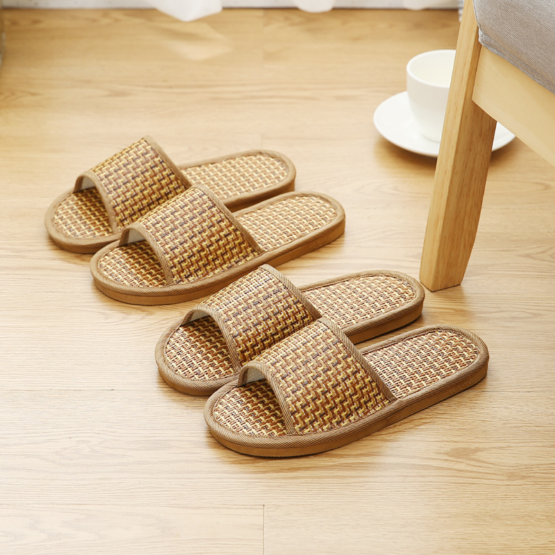 New Couple Wild Vetch Home Slippers Straw Men's and Women's Home Slippers Bamboo Rattan Summer Slippers Running River and Lake Slippers