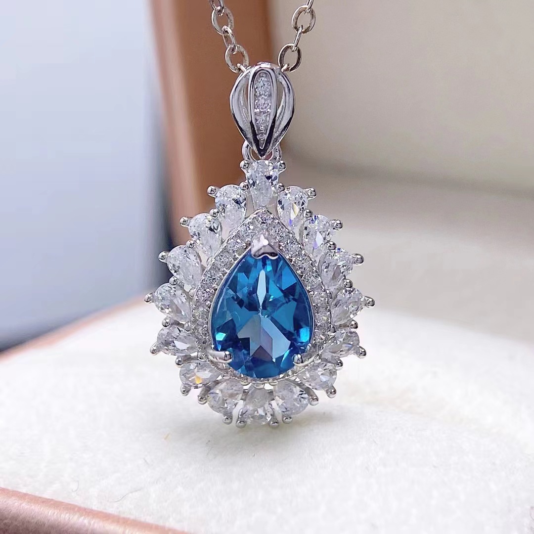 伦敦蓝托帕石s925银镶天然托帕石吊坠女款项饰吊坠网红直播货批发