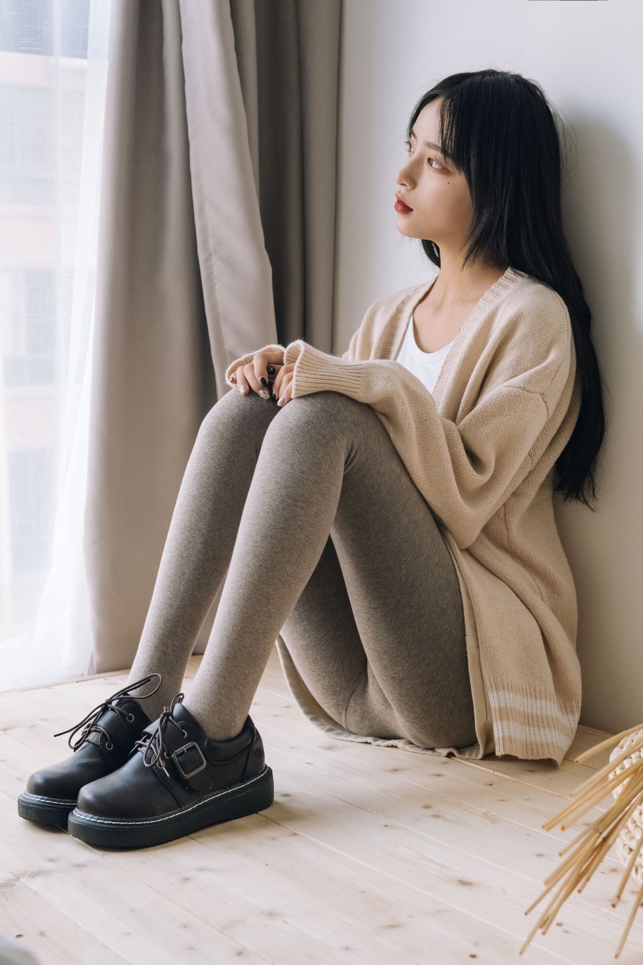 春秋冬新款薄绒打底裤显瘦羽毛绒外穿百搭平纹秋裤保暖条纹连裤袜