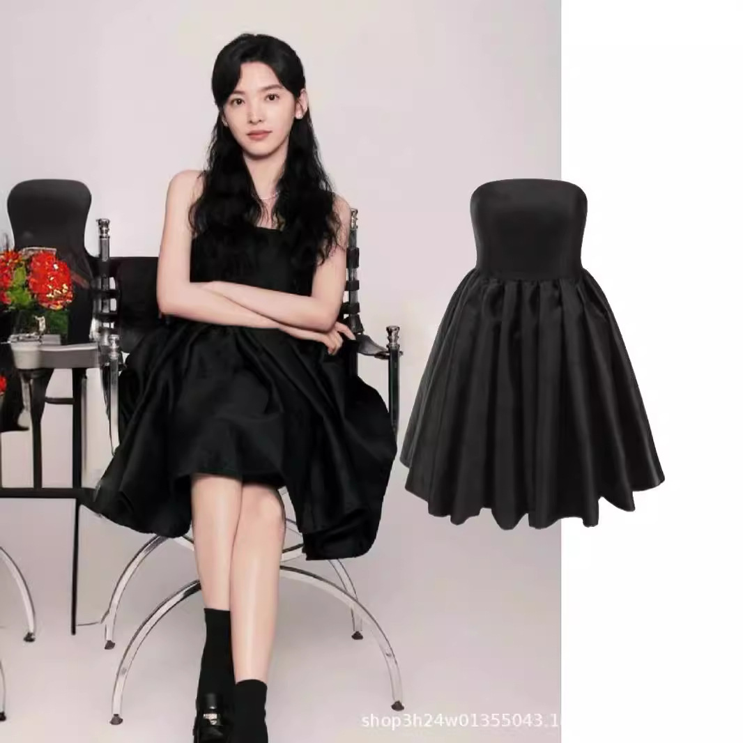 明星同款百褶连衣裙女2024新款法式气质聚会黑色抹胸礼服裙-阿里巴巴