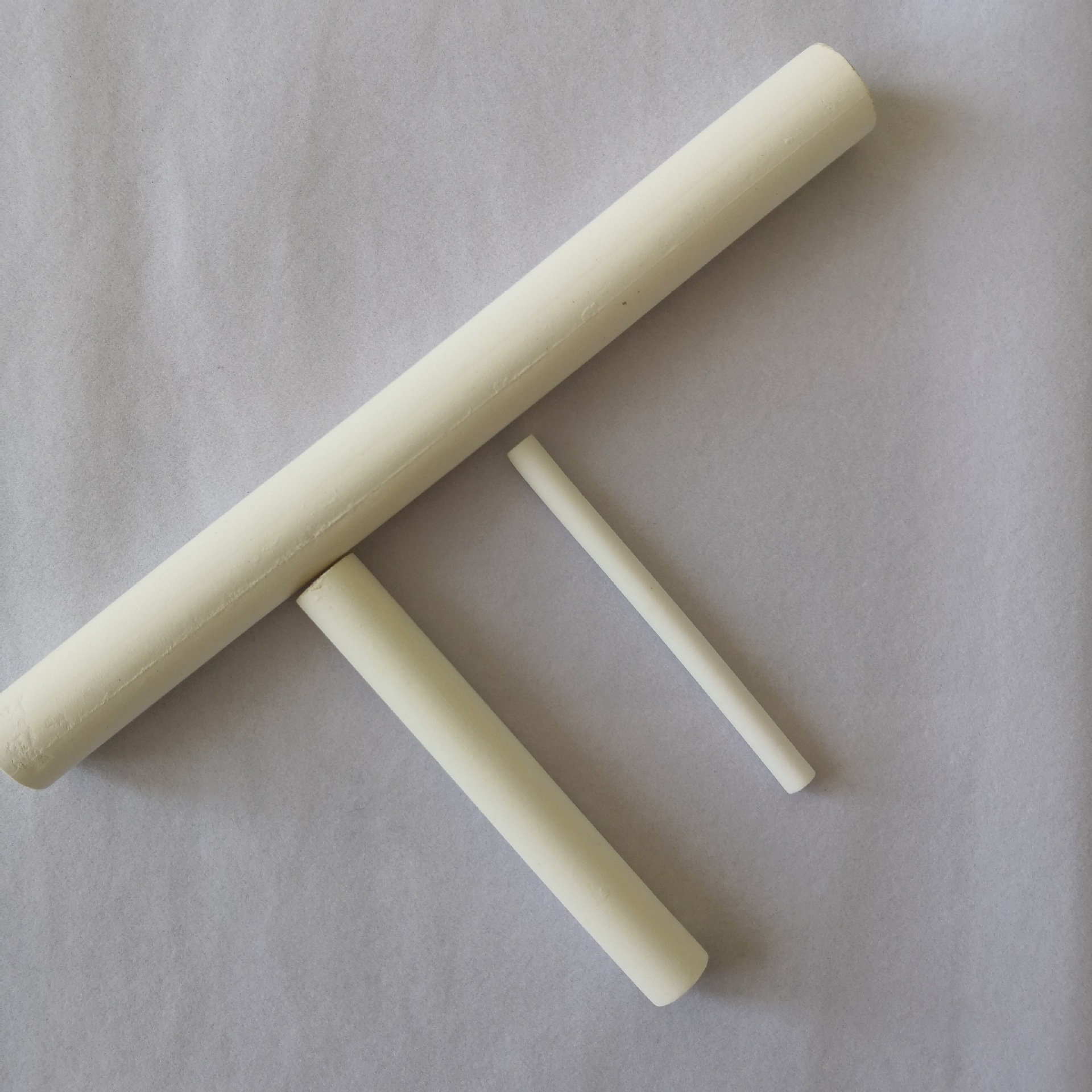 可定制不同孔隙率的多孔陶瓷棒微孔氧化铝陶瓷棒