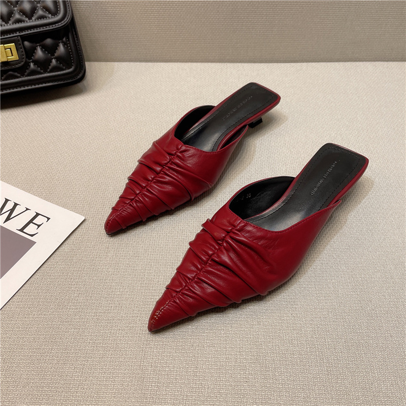 2025春季新款褶皱尖头猫跟包头拖鞋女外穿软皮舒适懒人穆勒半拖女