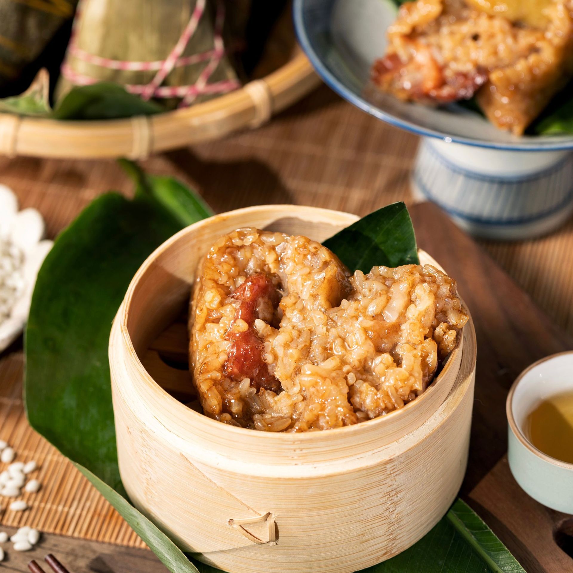 粽子蛋黄鲜肉粽大肉粽鲜肉板栗肉现做现发手工批发散装100g/个