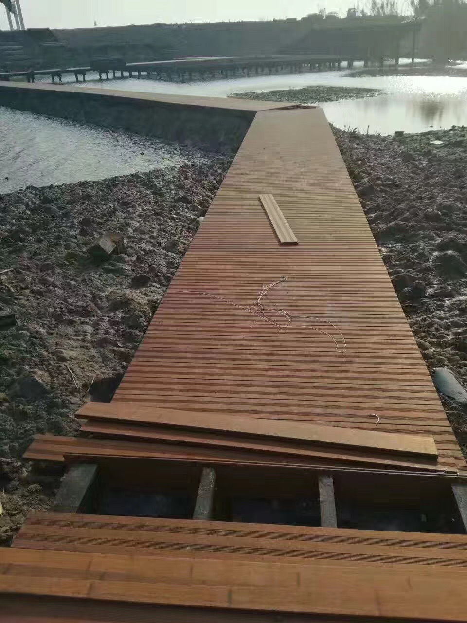 菠萝格户外木扶手造型 扶手墩子 菠萝格河道栏杆防腐木扶手定制