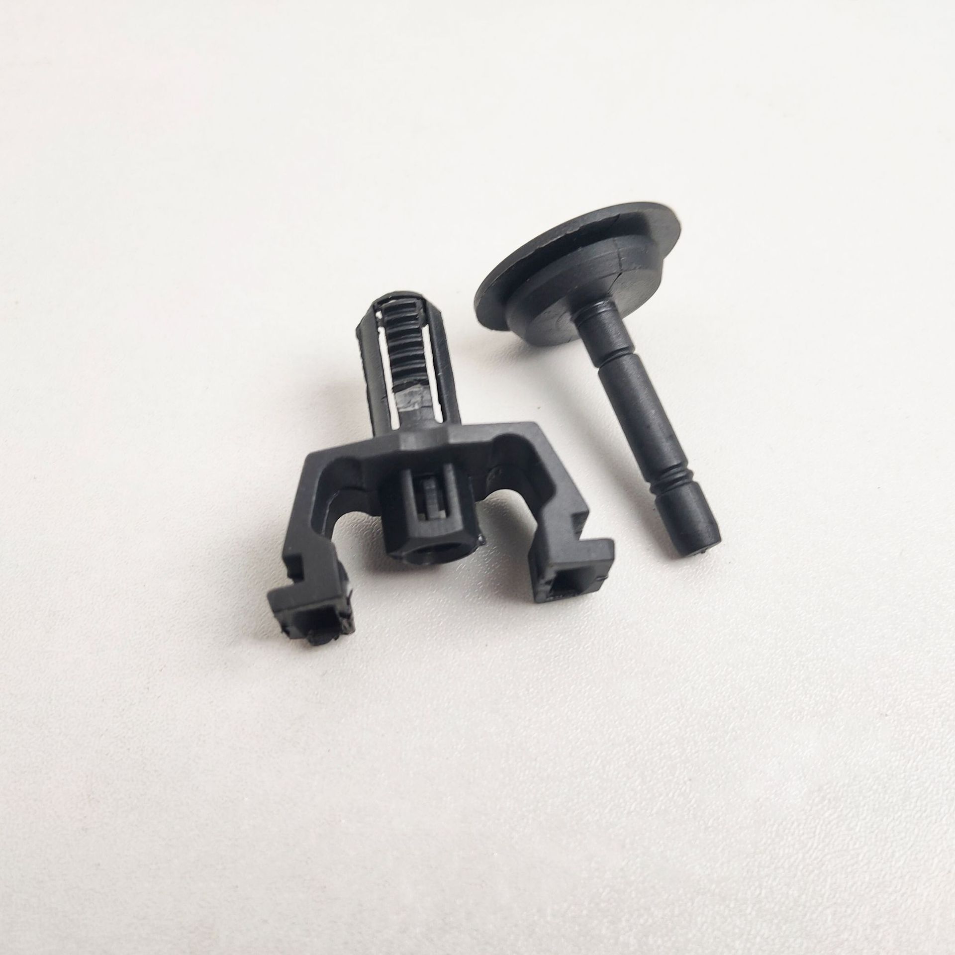 散热器固定销 散热器卡扣 适用于奔驰w204w207 0009912595 穿心钉