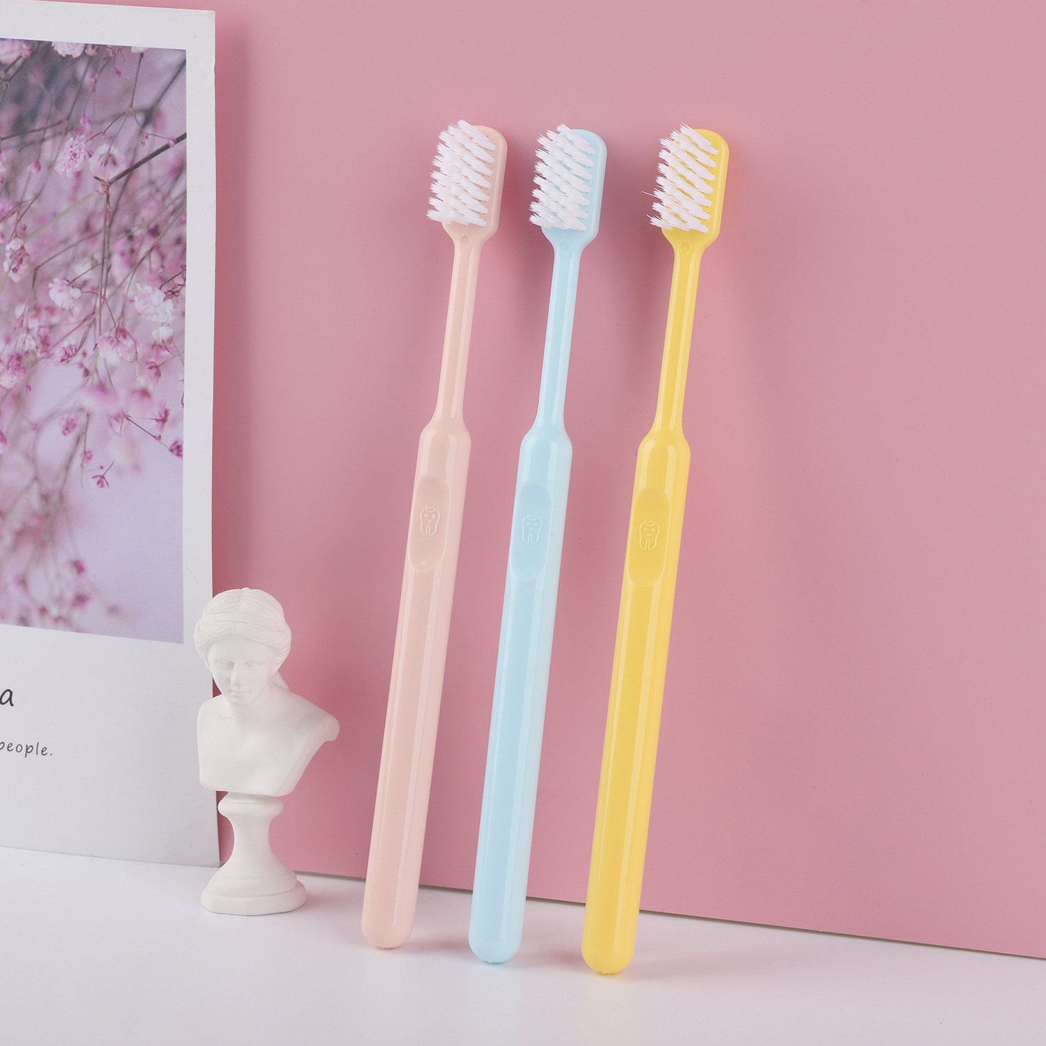 Candy-Colored Smiling Face 10 Barrel Soft-Bristle Toothbrush Morandi Travel with Head Cover Family Pack WeChat Hot-Selling