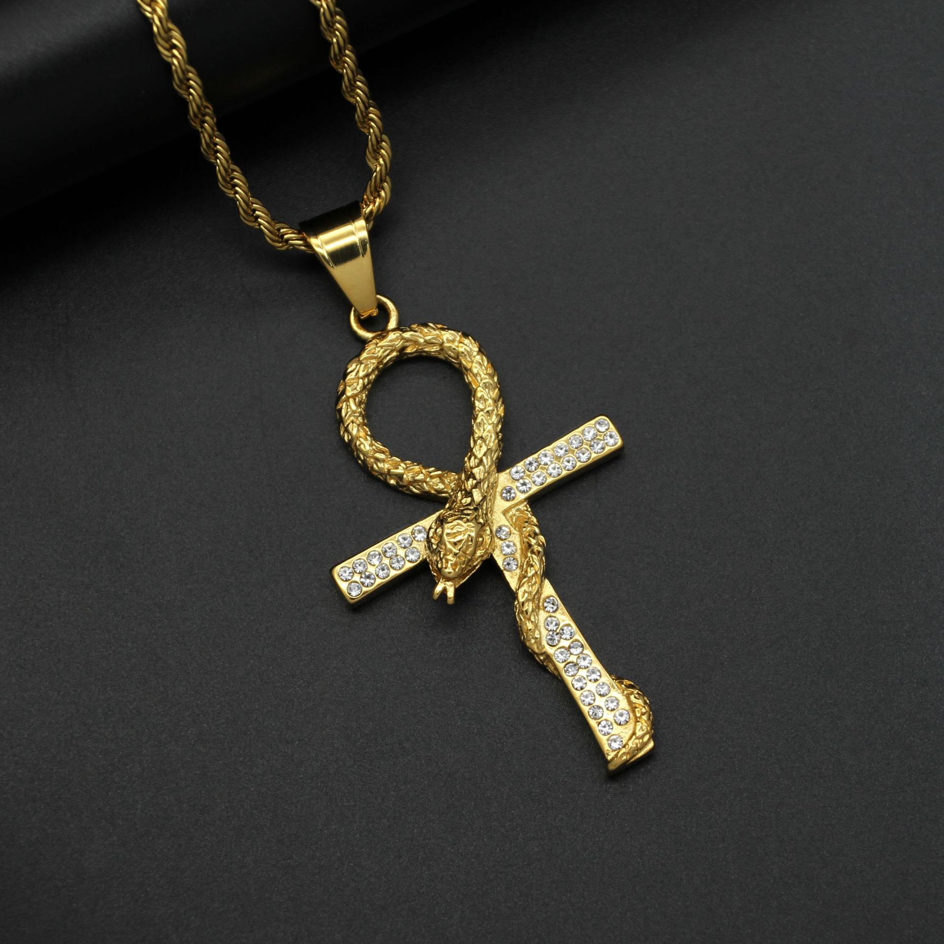 欧美不锈钢镶钻安卡钥匙吊坠蛇形缠绕十字架吊坠街舞说唱穿搭配饰