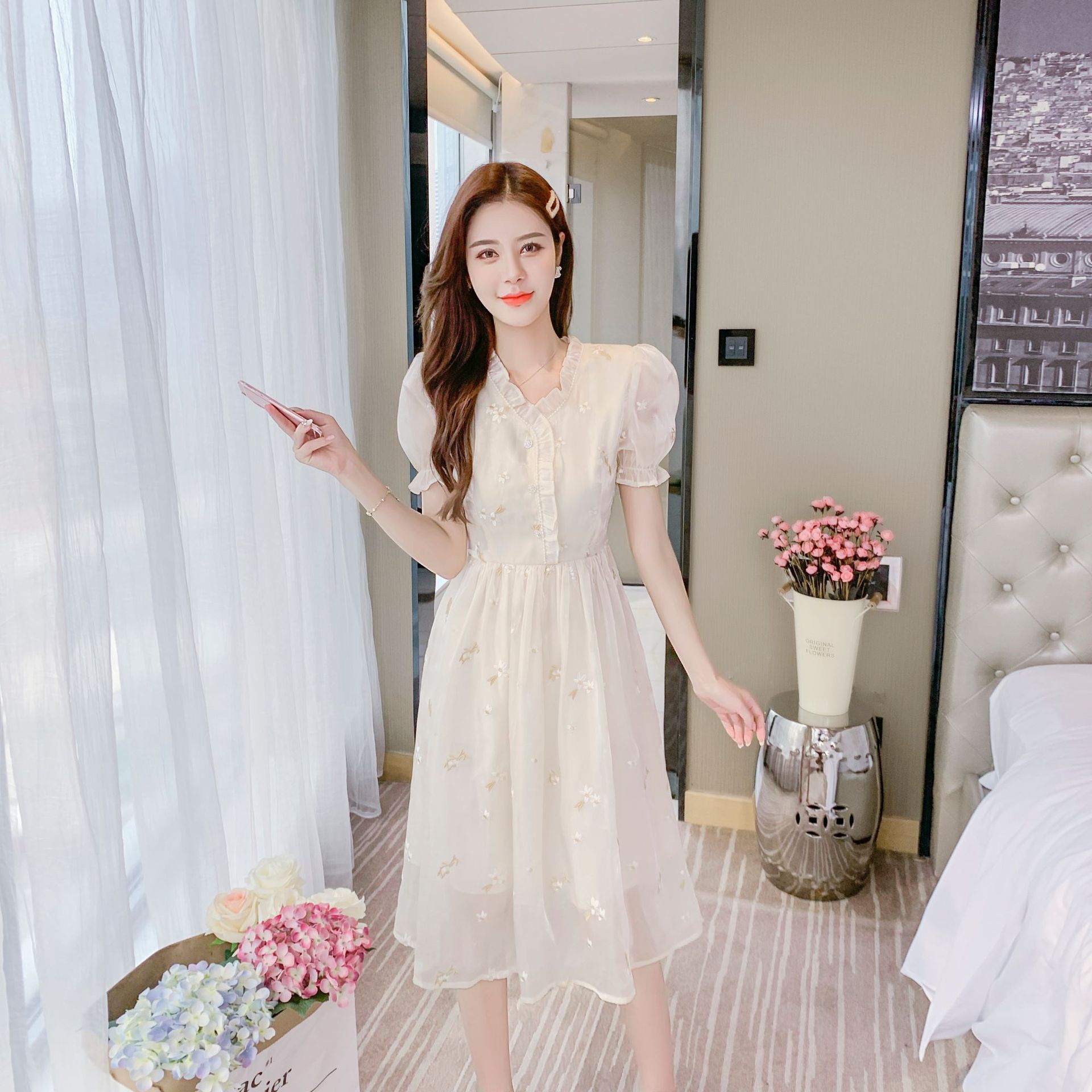 娅636 连衣裙中长款 v领雪纺印花连衣裙2022夏时尚系带高端女裙子