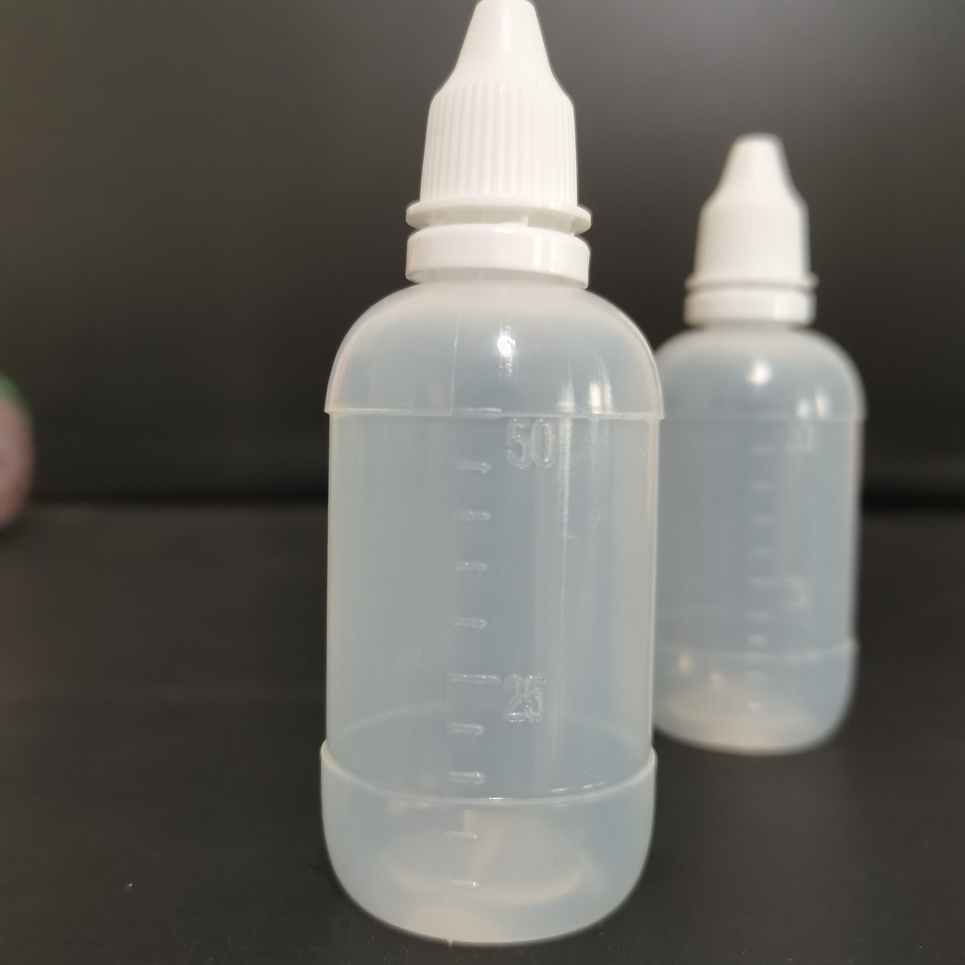 批发50ml眼药水瓶 带刻度塑料滴剂瓶 挤压分装液体瓶