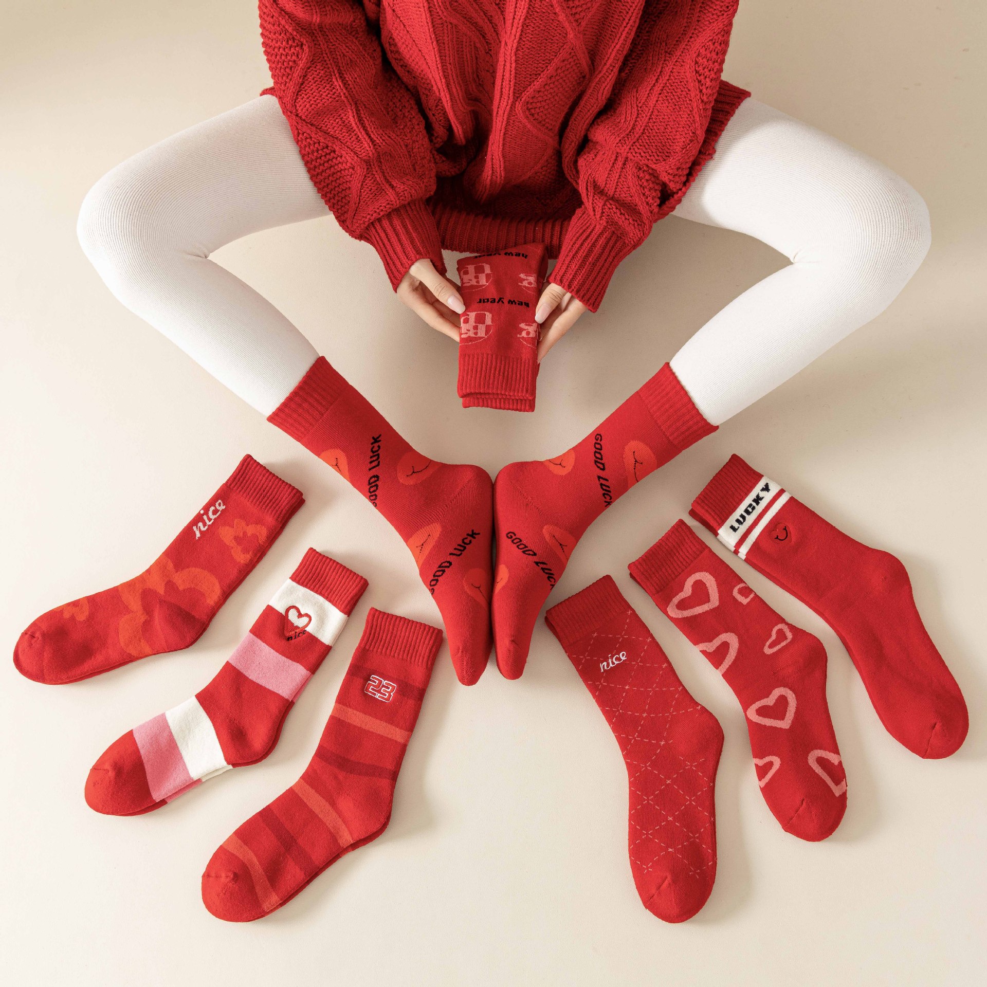 冬季加绒加厚女士毛圈袜子新年刺绣年红袜子本命年鸿运中筒袜