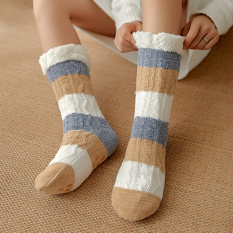 Floor Socks Women's Home Sleeping Snow Socks Christmas Socks Coral Velvet Confinement Leg Cover Slippers Carpet Socks