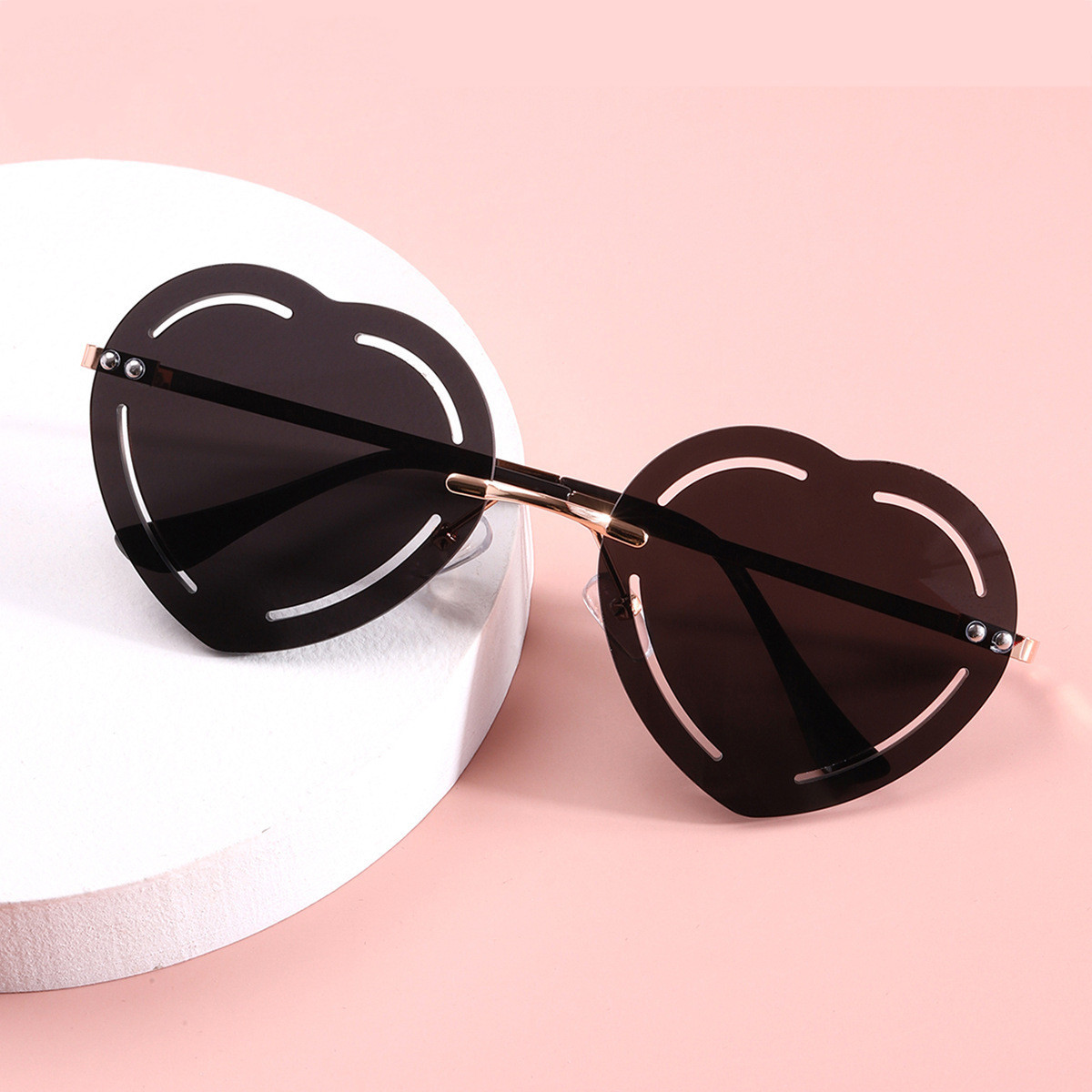 2021个性金属切边爱心眼镜墨镜桃心无框遮阳太阳镜跨境可定做片色