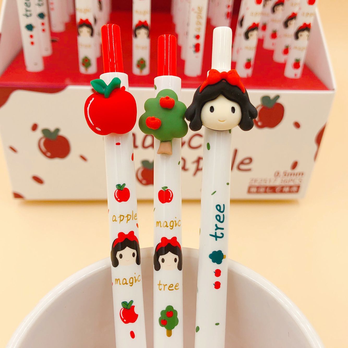 苹果卡通中性笔 韩版卡通水果苹果小女孩硅胶中性笔 36支一盒