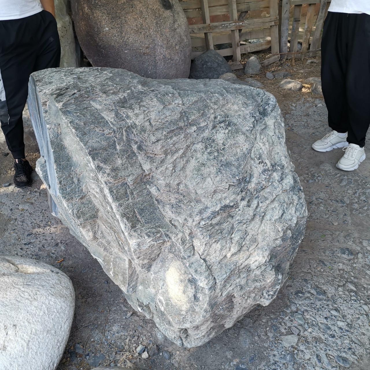 和田玛纳斯碧玉原石玉质温润细腻结构均匀厂家批发 可复检 带证书