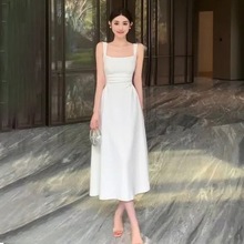 白色吊带连衣裙子女夏季2024新款收腰背带长裙高级法式气质赫本风
