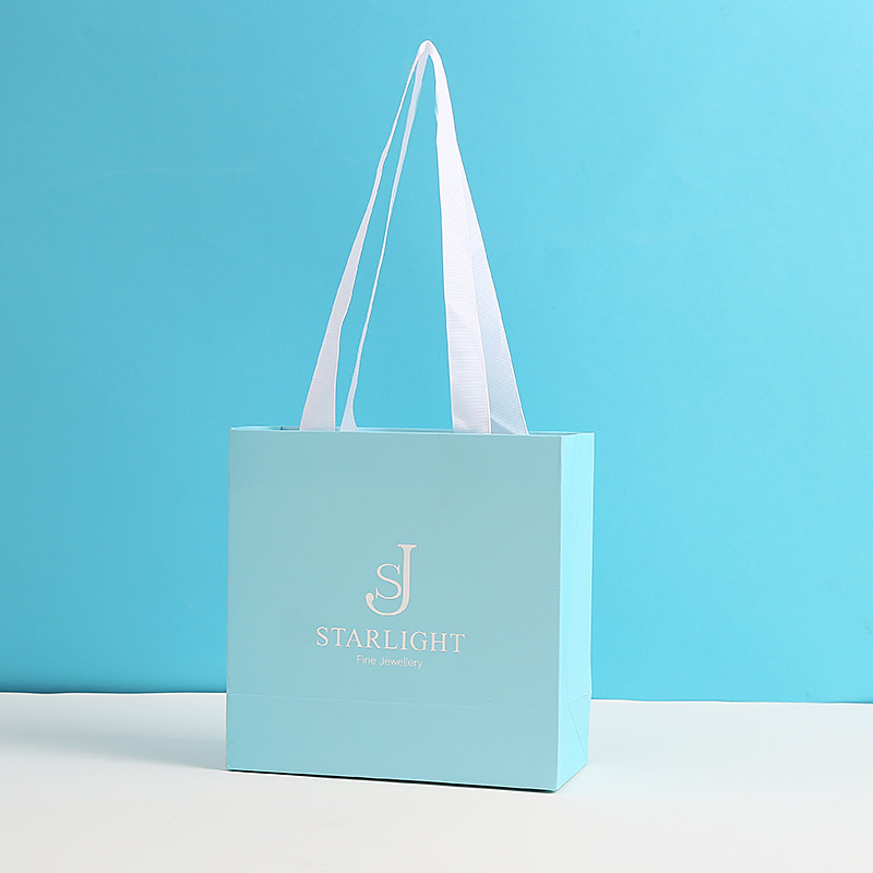 Factory in Stock Packaging Gift Bag Ins Clothing Shopping Handbag Exquisite Logo Gift Kraft Paper Bag