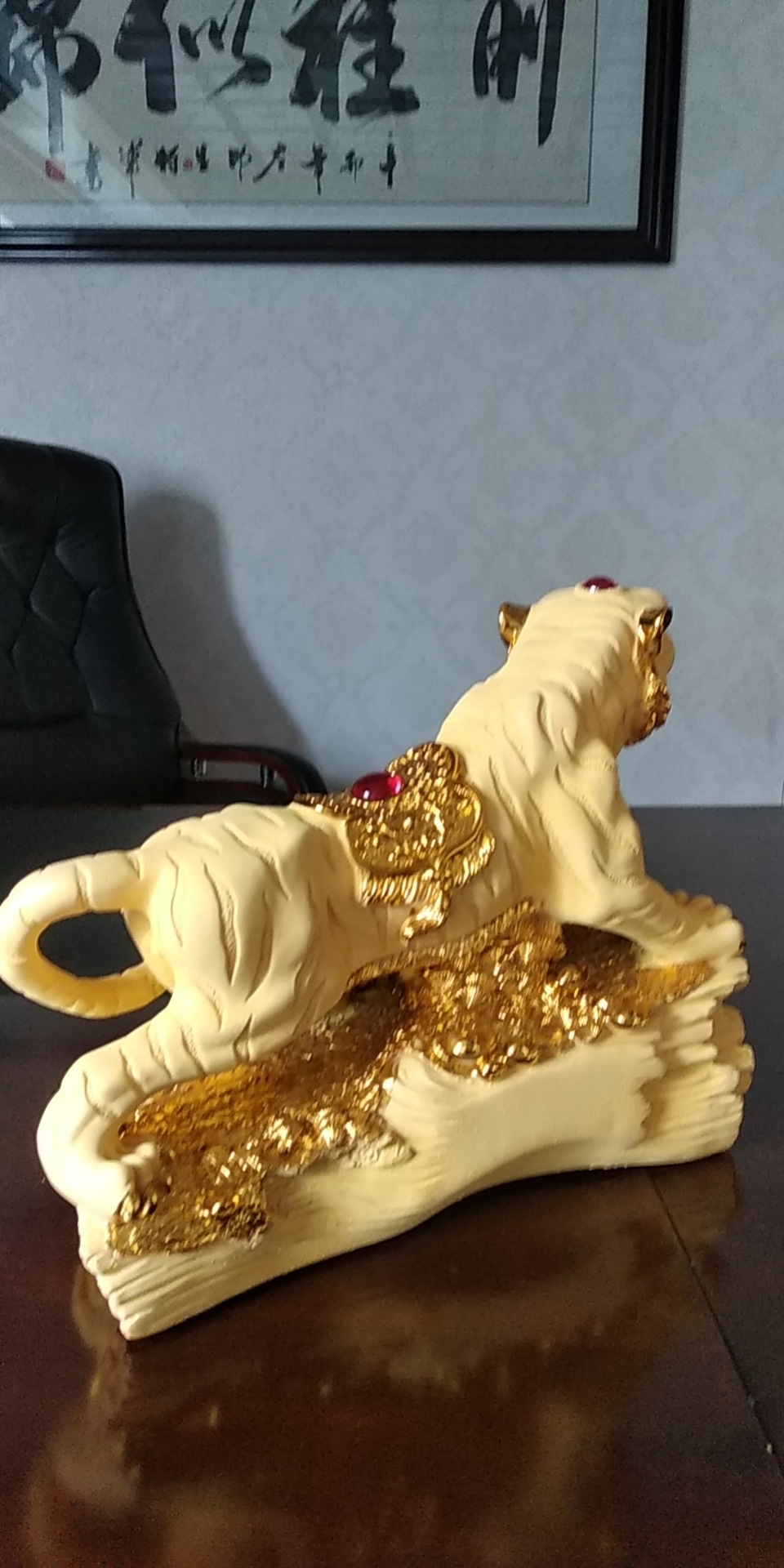 金老虎摆件生肖老虎办公室虎年吉祥物风水人寿保险公司开门红礼品