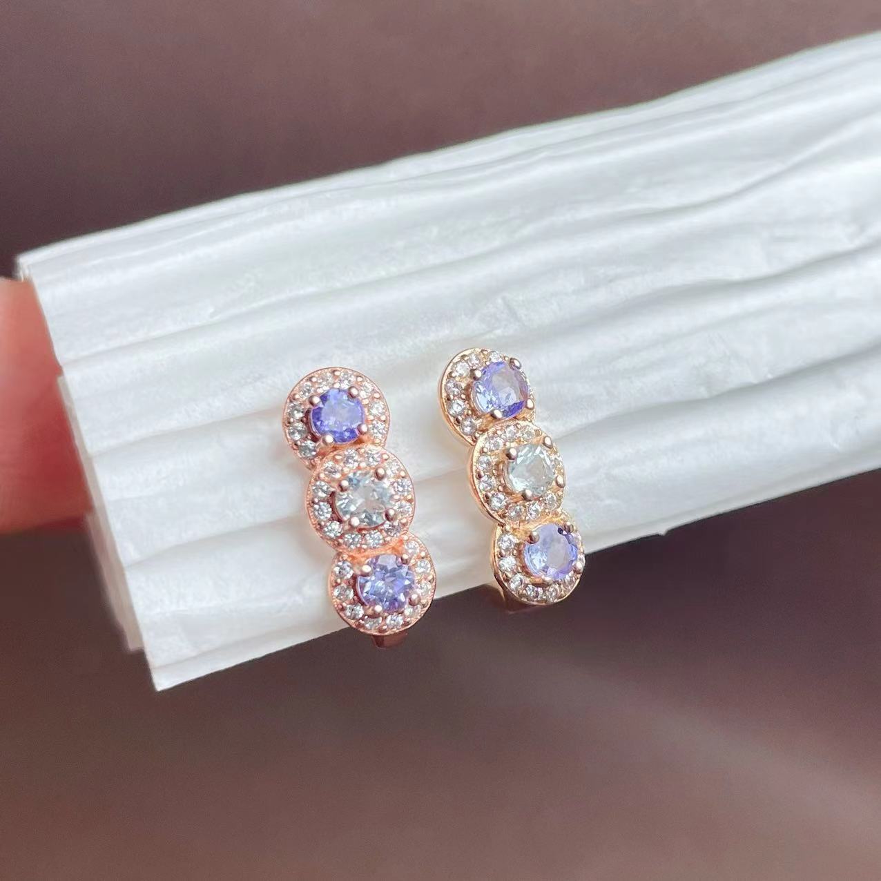 跨境热卖天然坦桑石耳扣耳圈 925银镶嵌搭配海蓝宝耳环直播供货