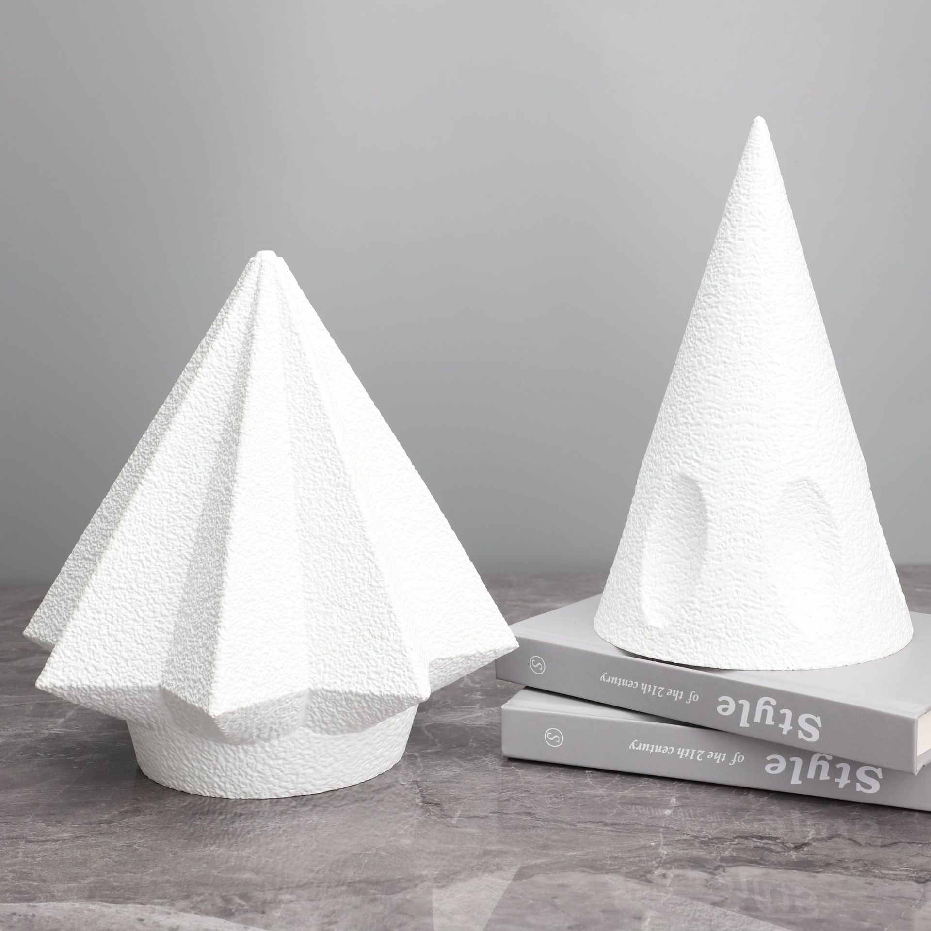现代简约树脂锥形白色创意摆件售楼处样板房别墅客厅桌面软装饰品