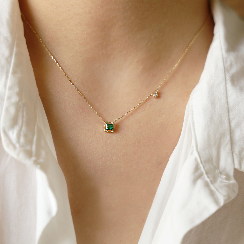 Japanese Entry Lux S925 Sterling Silver Necklace Emerald Cube Sugar Pendant Female Clavicle Chain Special-Interest Design Elegant Sweater Chain