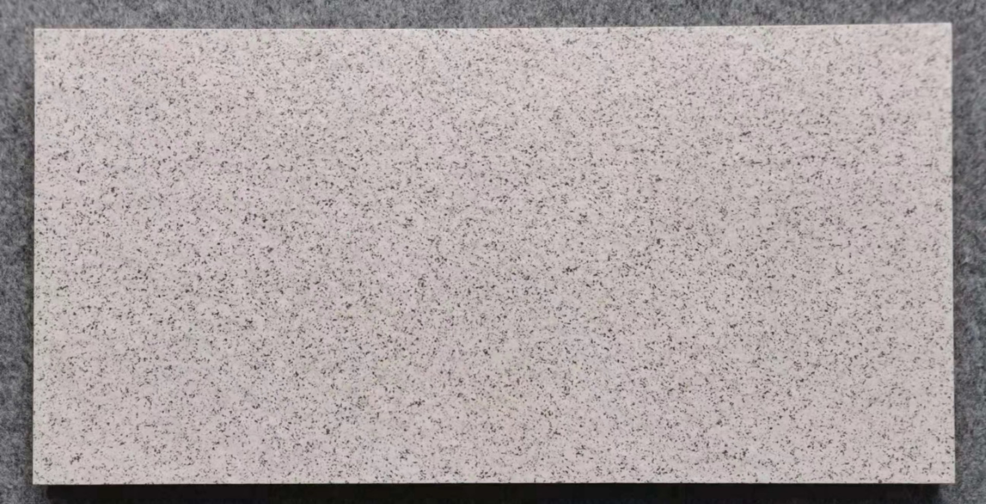 花岗岩厂家 全瓷生态地铺石 火烧面300*600规格1.8厚低吸