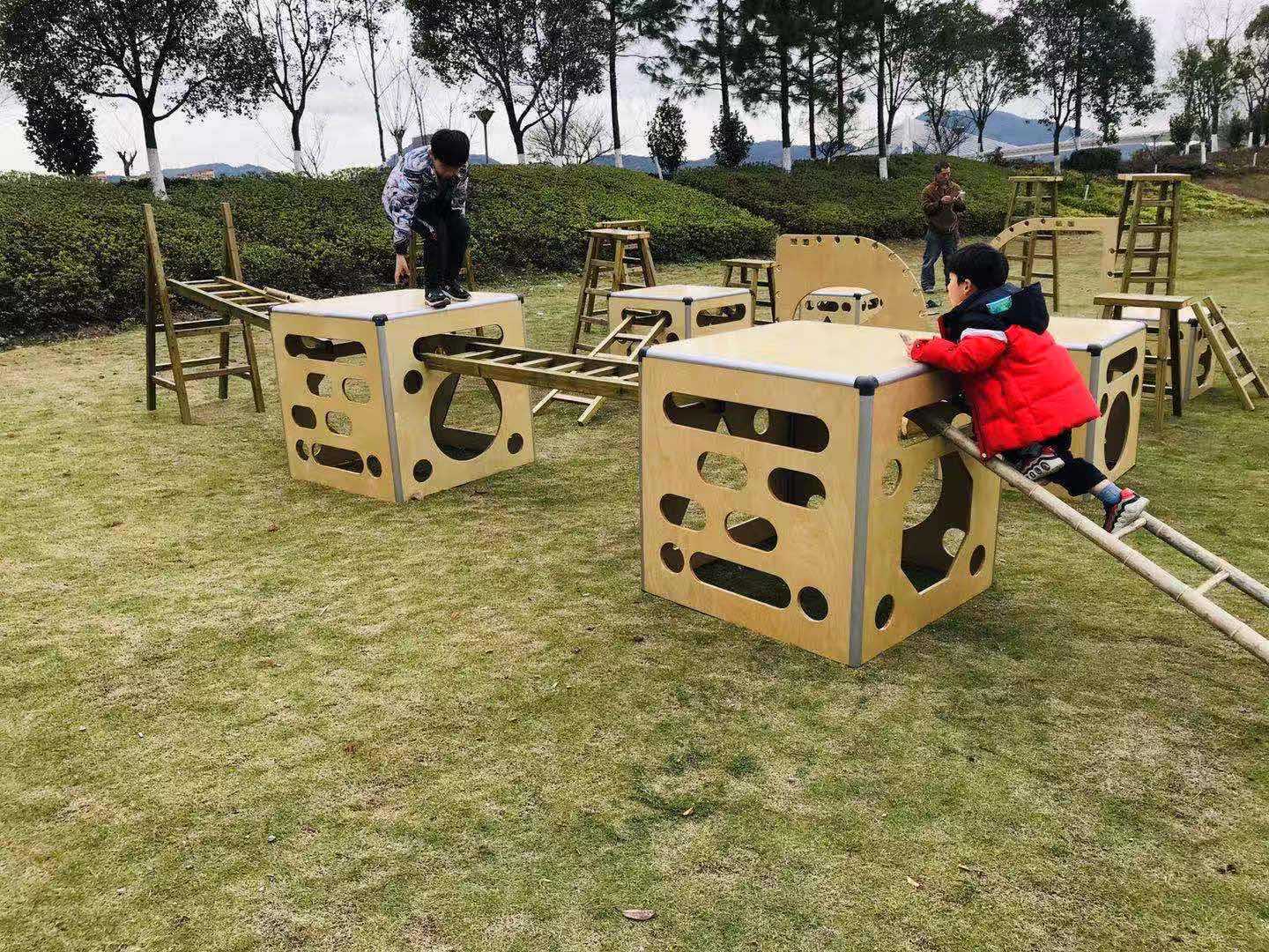 幼儿园户外木质人字梯感统训练器材平衡教具安吉游戏组合套装16件