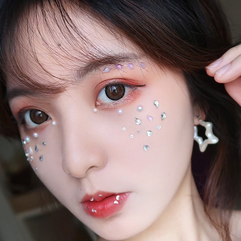 眼妆脸部亮钻珍珠星星闪钻泪钻碎钻亮片音乐节舞台表演女团泪痣妆